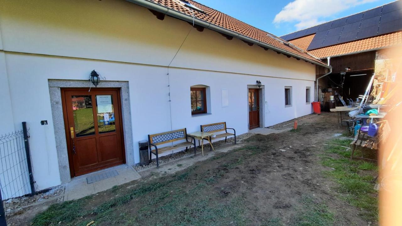 Podkrovi V Jihoceskem Statku Nemejice Dış mekan fotoğraf